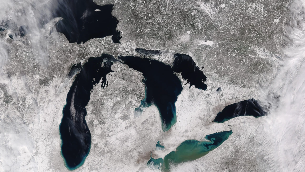 The Great Lakes: Cities, Shores, and Landmarks